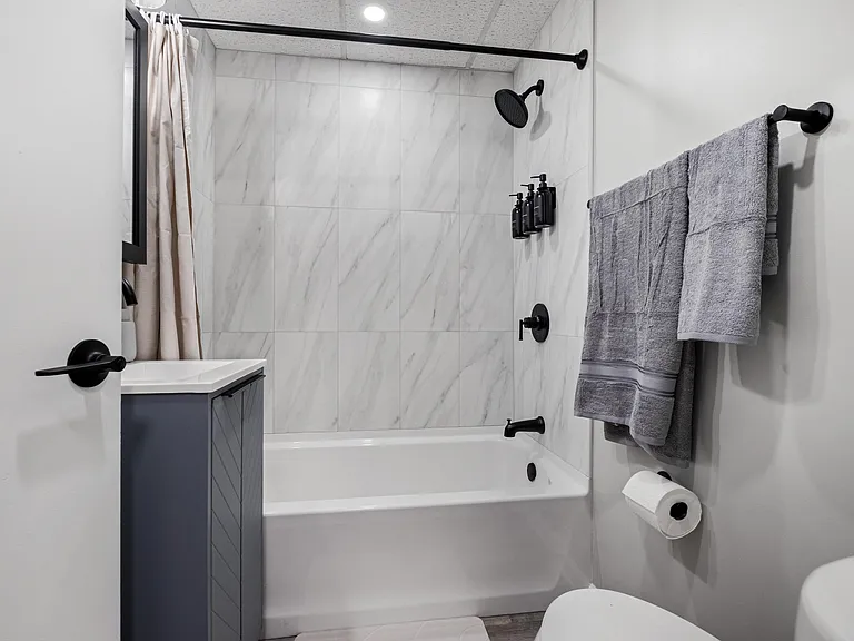 535 Gross St #1 — Photo 14