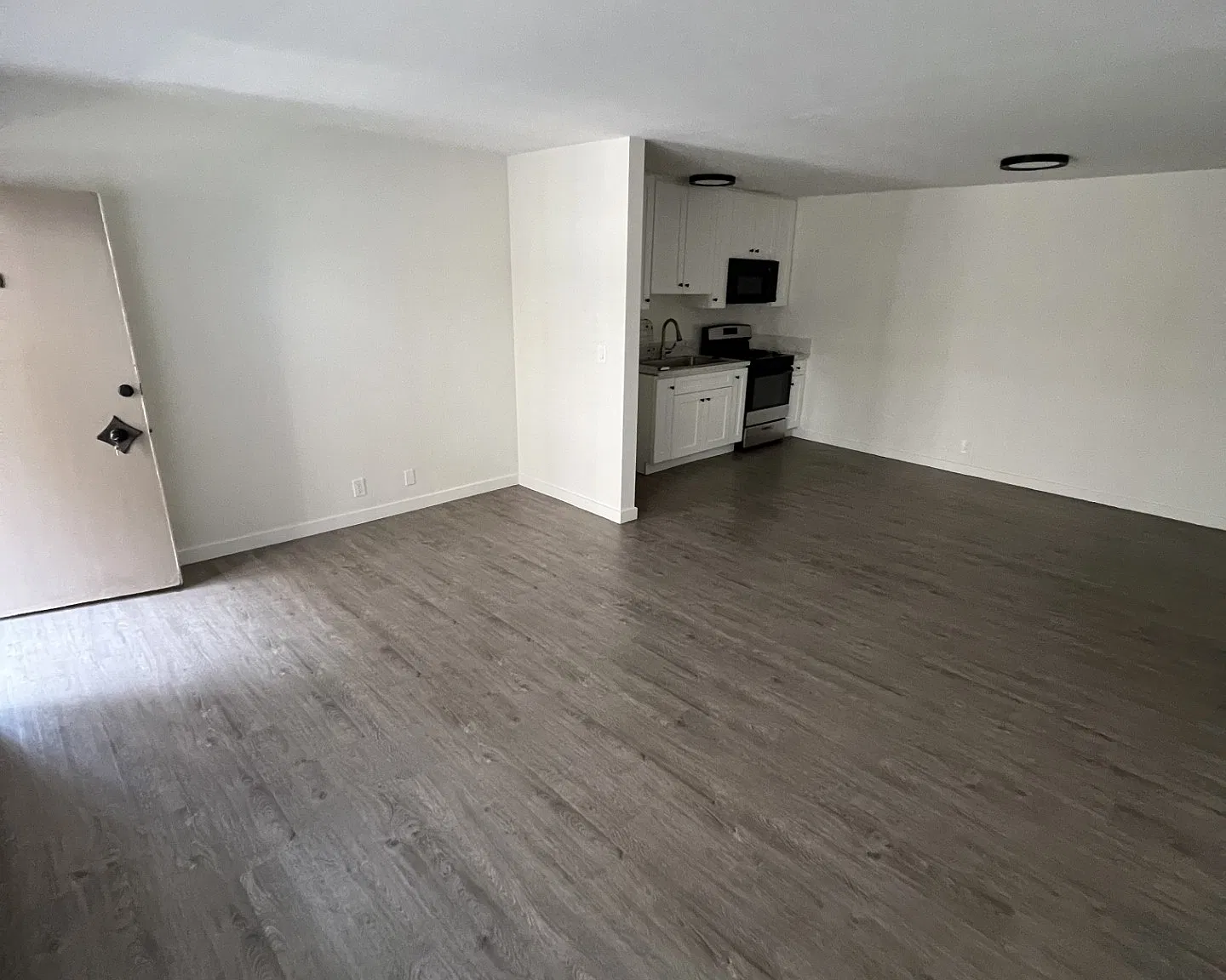 6710 Rosemead Blvd — Photo 3