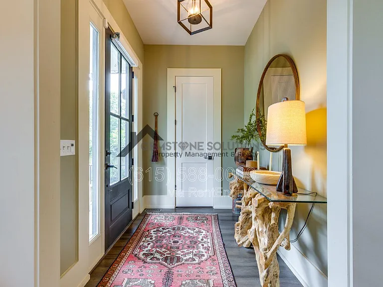 704 W End Cir — Photo 7