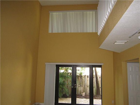 3rd image of 329 City View Dr