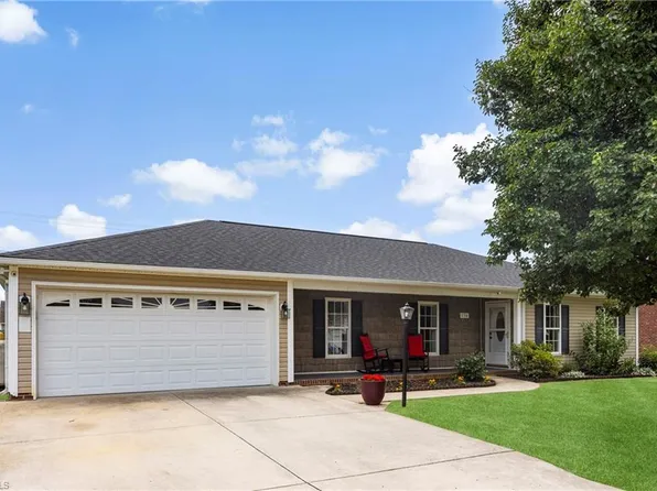 136 Meadowview Rd, Mocksville, NC 27028