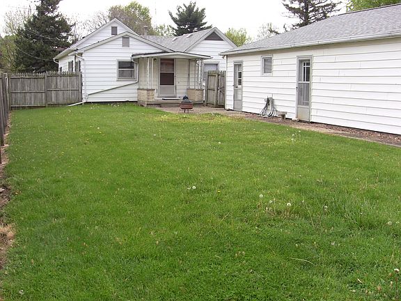 2nd image of 207 N McGown St