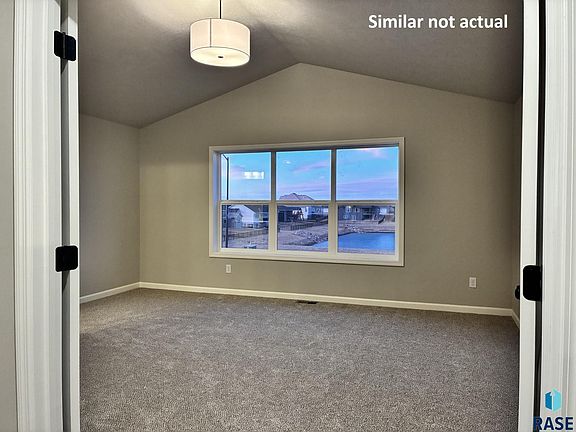 5th image of 2124 E Alexa St