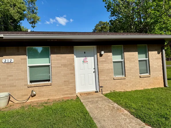 212 Rocket St #B, Longview, TX 75603