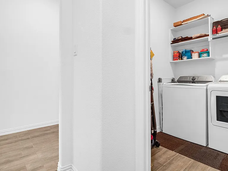 8117 Lindheimer Ln — Photo 23