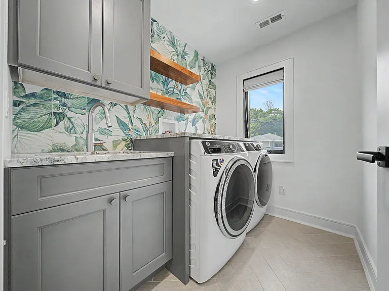 67 Westervelt Pl — Photo 11