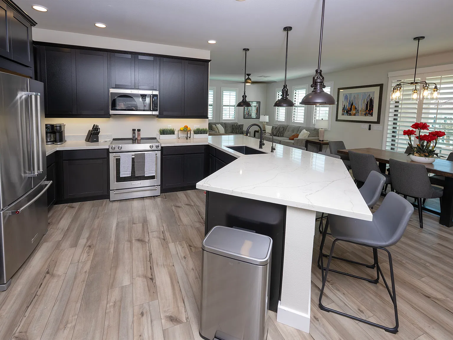 2 bed, 1489 sqft, $5,250 — Photo 2