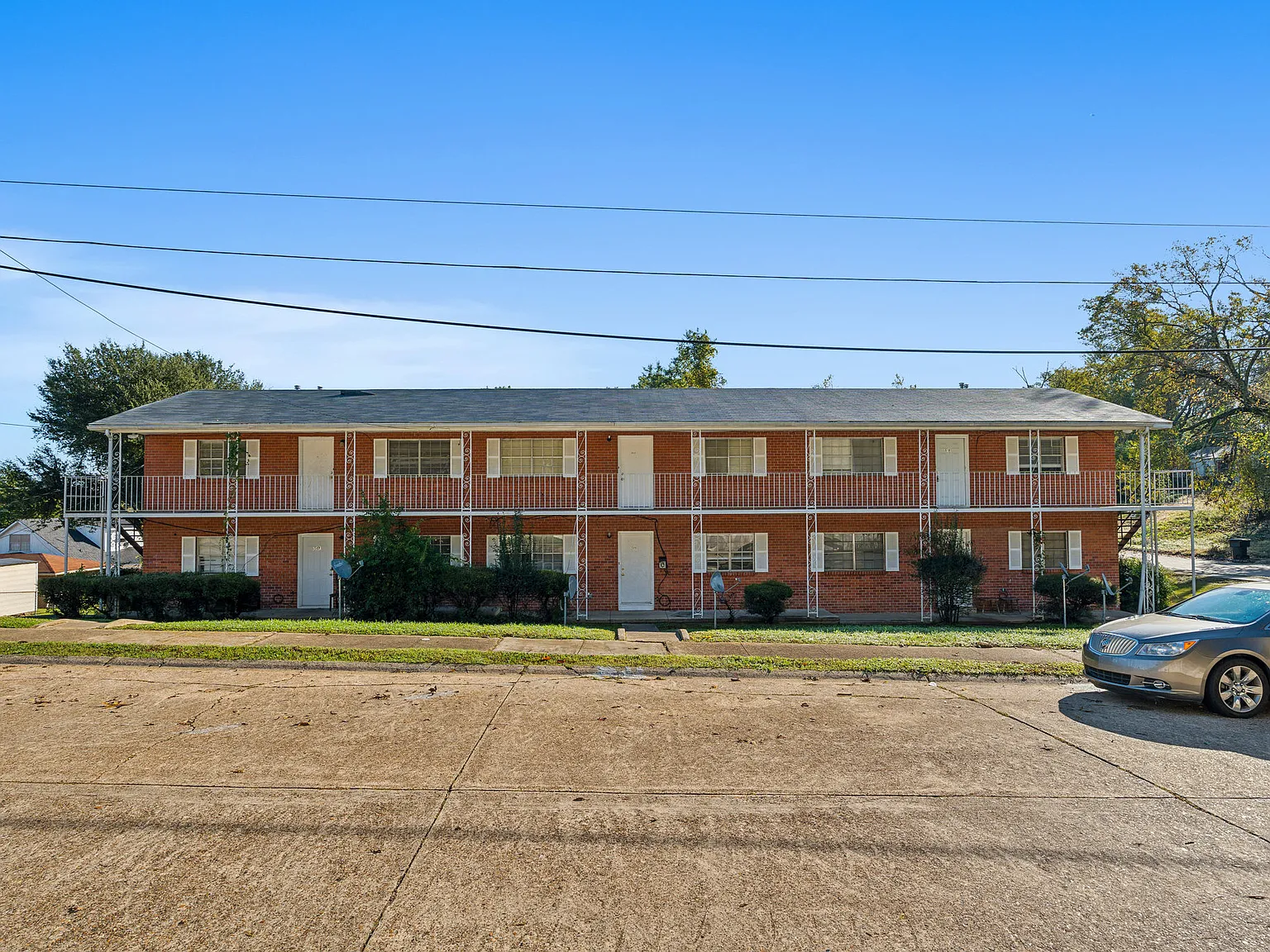 2 bed, 700 sqft, $700 — Photo 2