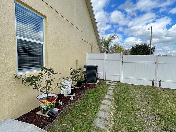 2nd image of 2706 Eagle Cliff Dr