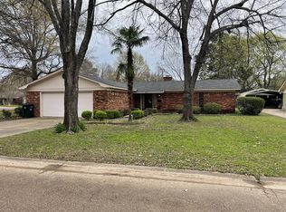 1210 Medallion Dr, Greenwood, MS 38930