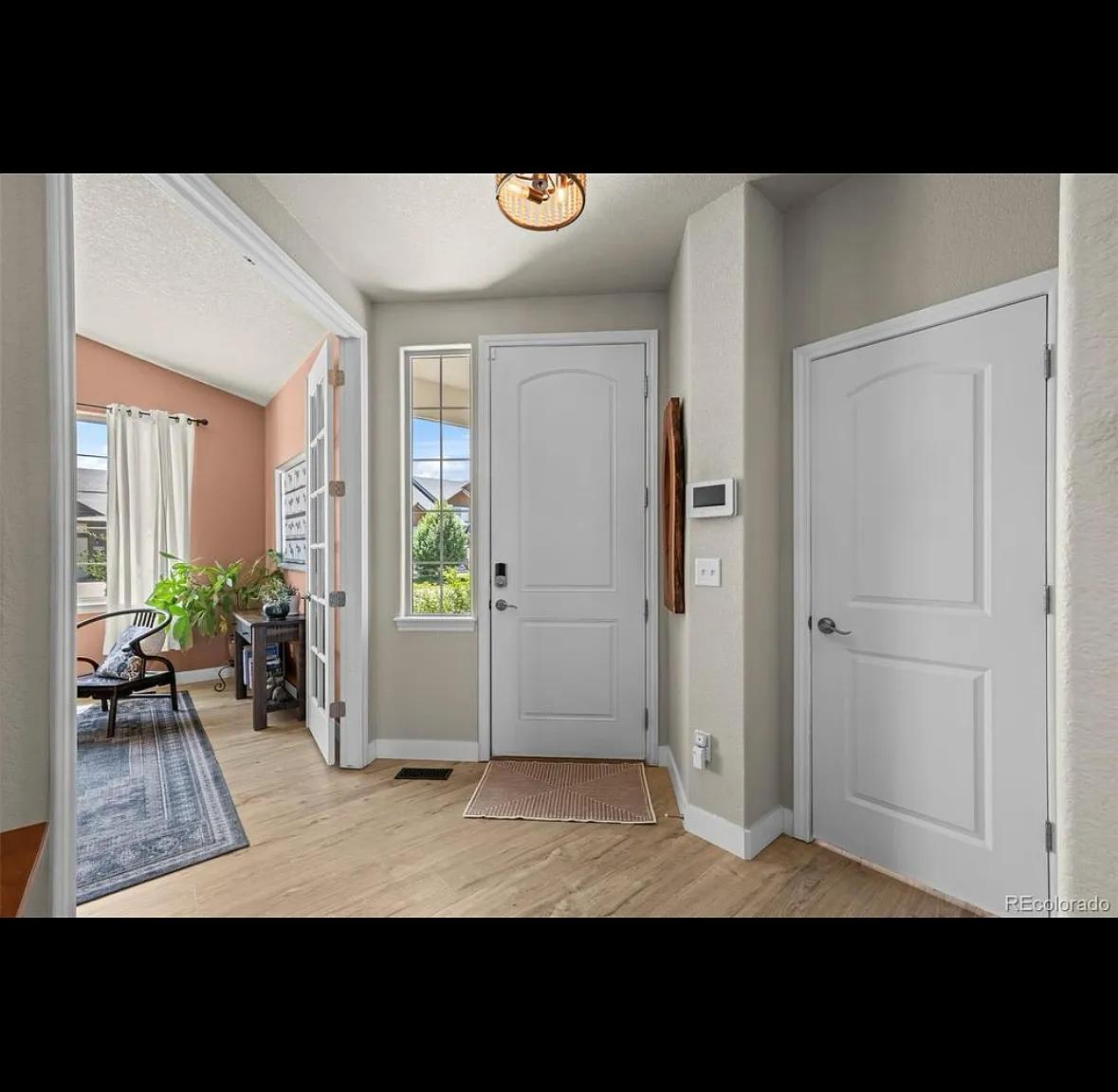 4 bed, 3287 sqft, $3,475 — Photo 3