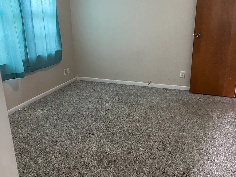 4330 S Wayne Ave — Photo 12