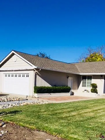 868 Cherokee Dr photo 1