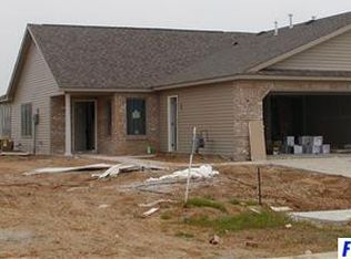 303 Pumpkin Ridge Dr, Columbia City, IN 46725