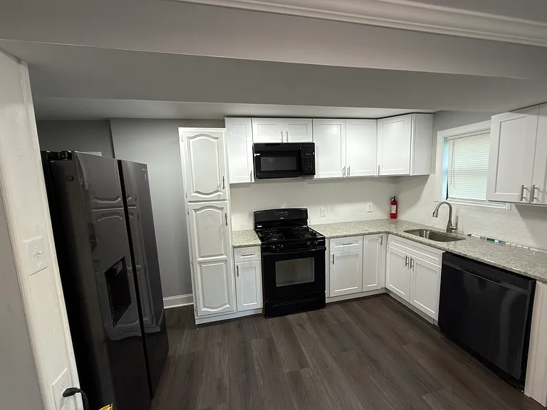 735 Grant Rd — Photo 3