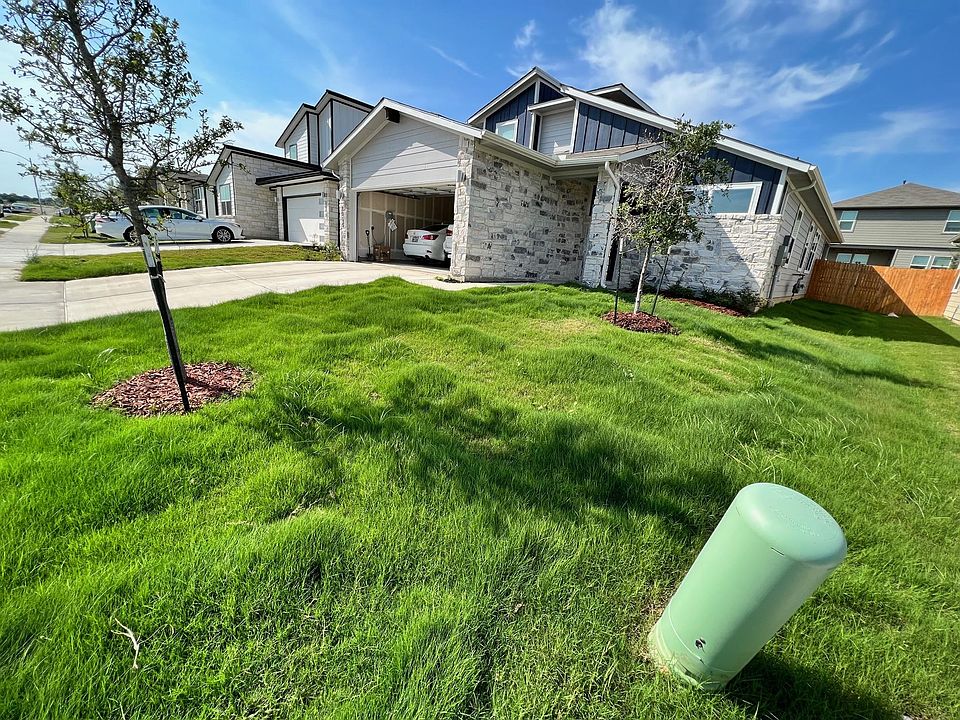1st image of 3016 Louris Ln