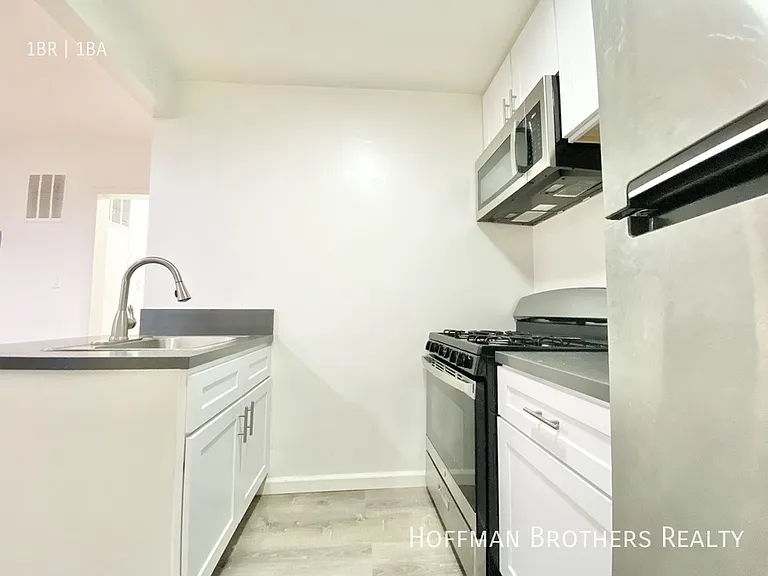 1022 N Vista St #3 — Photo 2