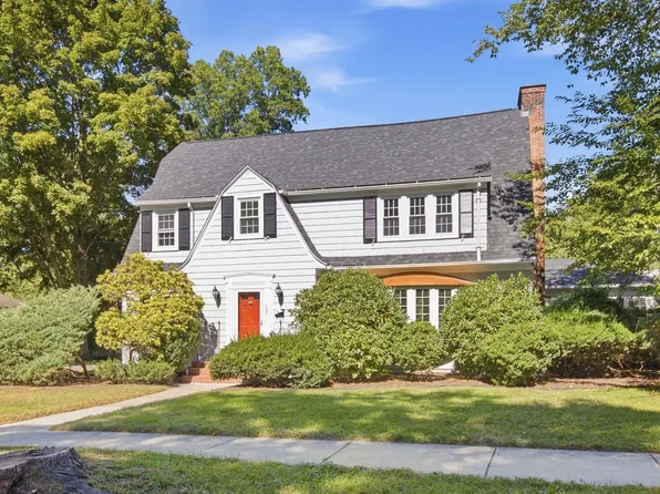 128 Meadowbrook Rd, Longmeadow, MA 01106