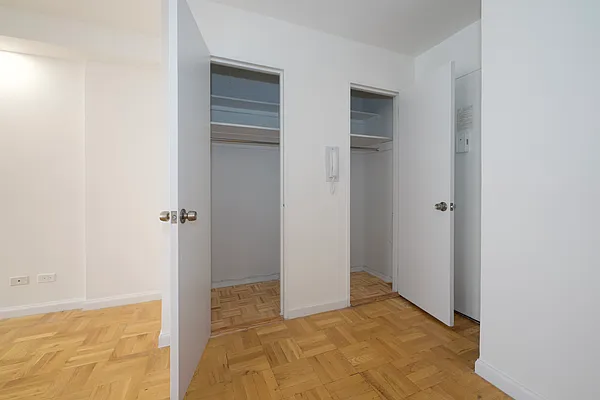 Rented by Buchbinder & Warren | media 9