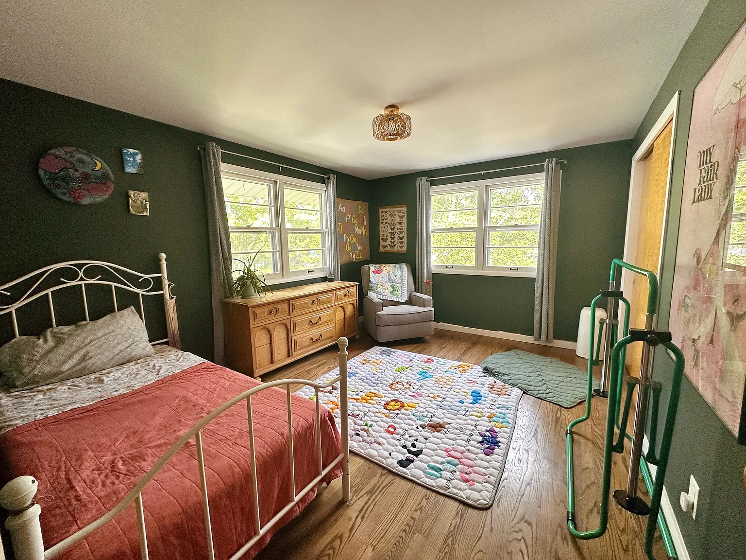 3 bed, 1.5 bath, 1700 sqft, $2,600 — Photo 3
