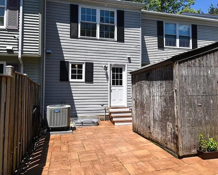 27 Marian Ct — Photo 32