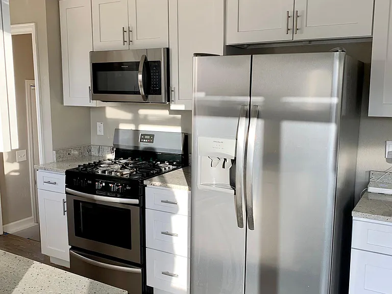 140 S Bryant St — Photo 13