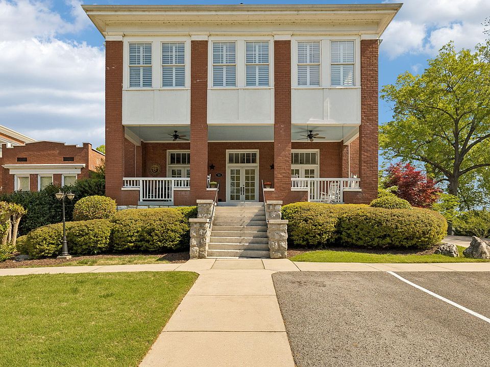 1st image of 16 Euclid Avenue #S3/s4