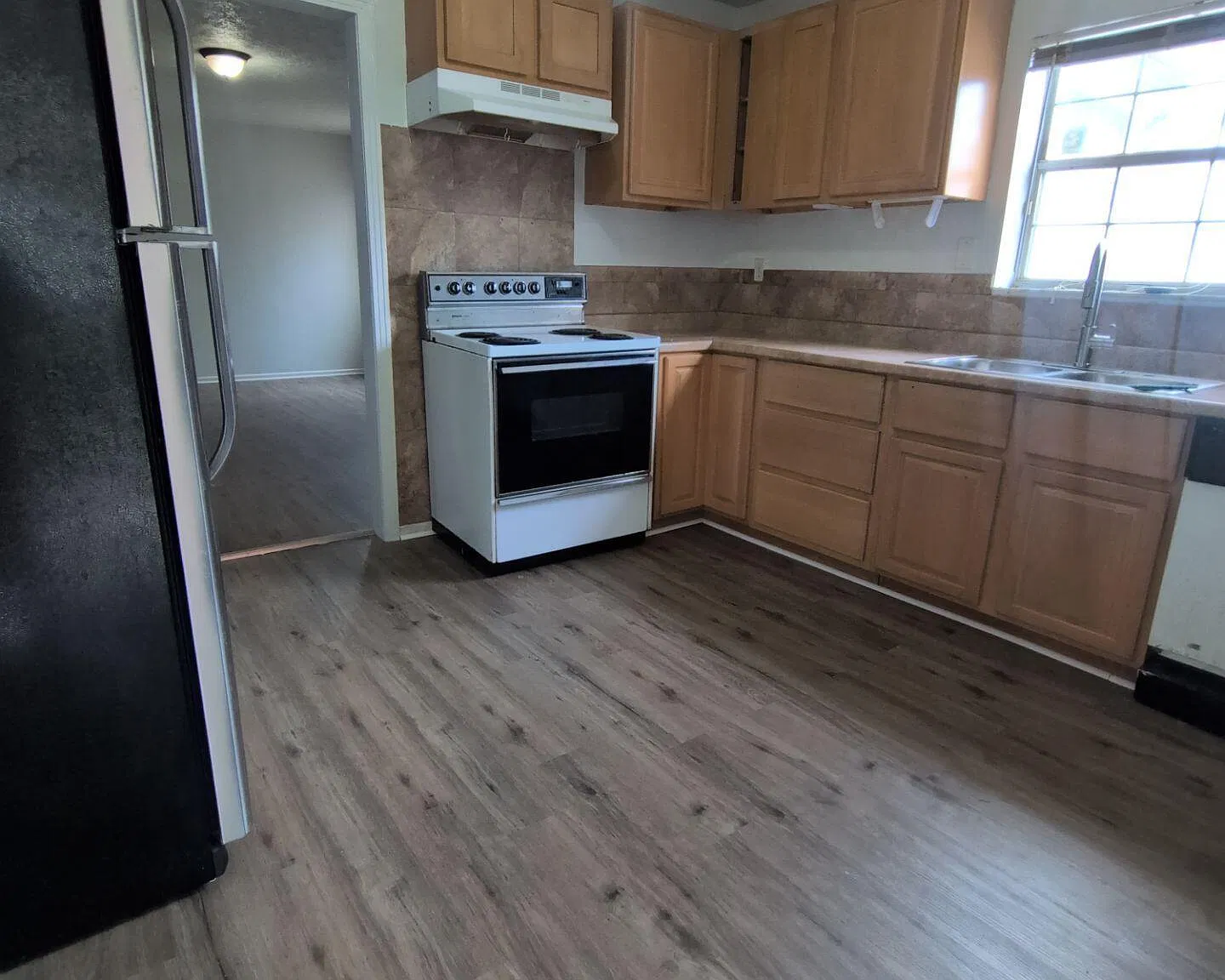 2 bed, 1.0 bath, 808 sqft, $1,499 — Photo 3