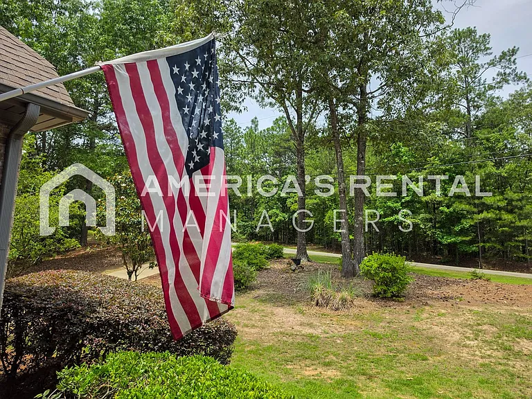 487 Tara Dr — Photo 2