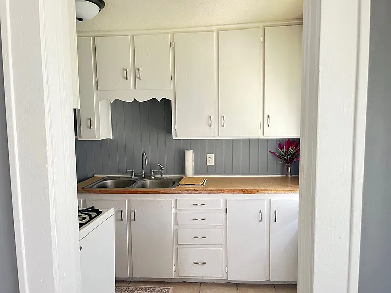 628 W Locust Ave — Photo 11