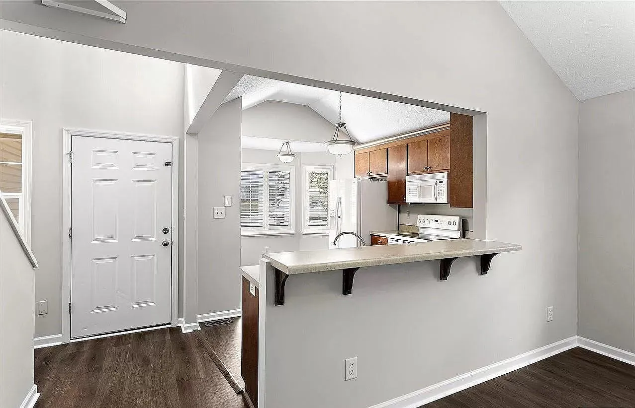 3 bed, 1454 sqft, $1,600 — Photo 3