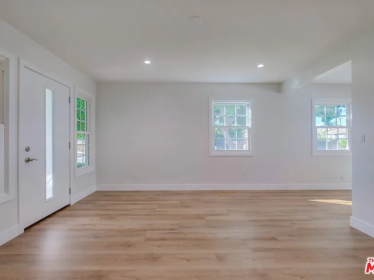 8356 Kittyhawk Ave — Photo 6
