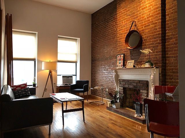 2nd image of 153 W 78th St APT 9