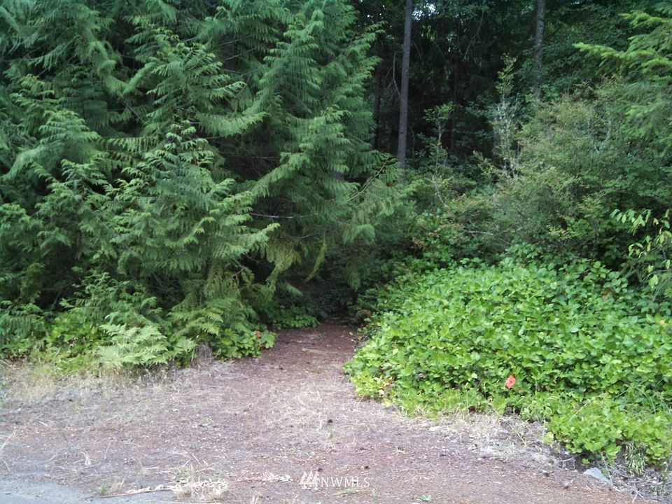 2nd image of 2 Sesame Street NW