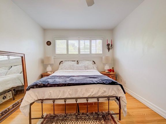 5th image of 209 Willowdale Ave