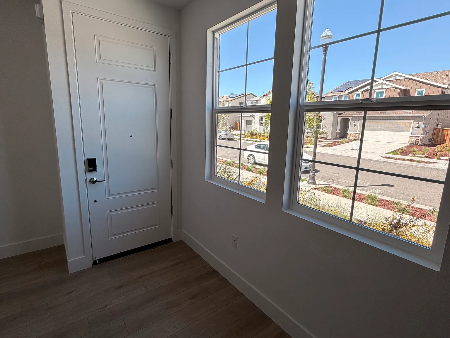 1 bed, 350 sqft, $2,000 — Photo 2