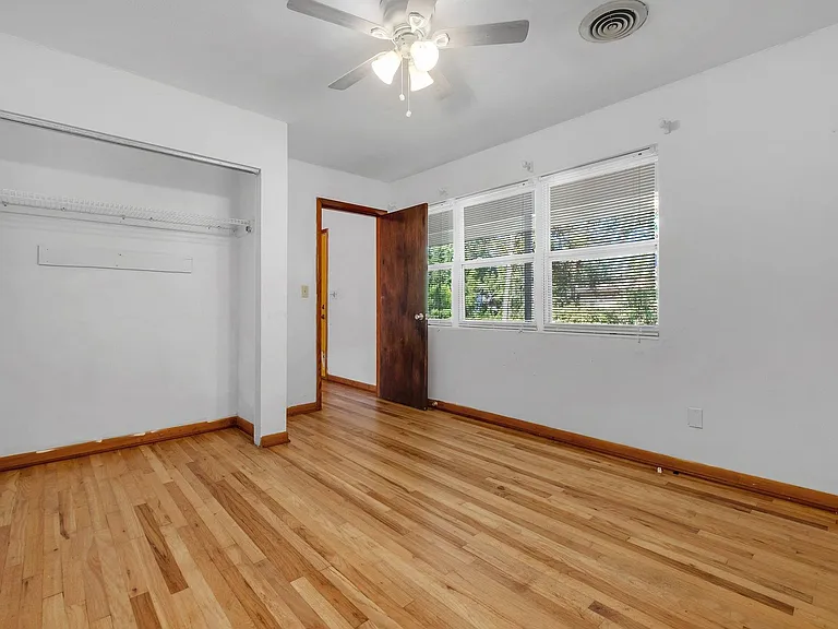 123 Columbia Dr — Photo 16