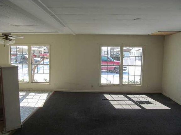 3rd image of 4906 W Caven St