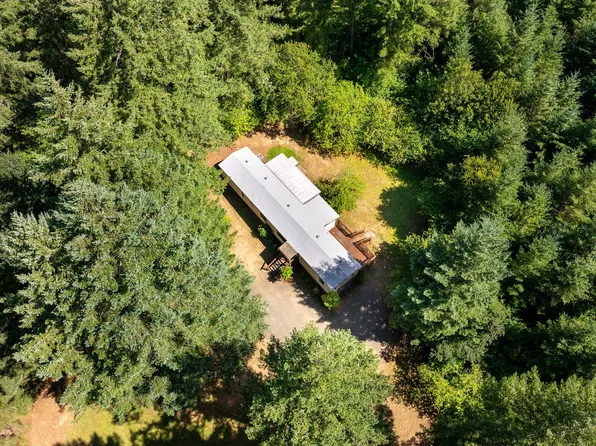 90159 Baker Rd, Elmira, OR 97437