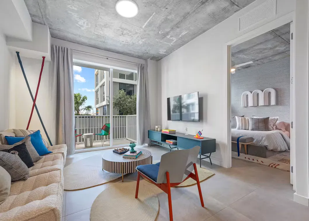 2 bed, 1296 sqft, $3,690 — Photo 3