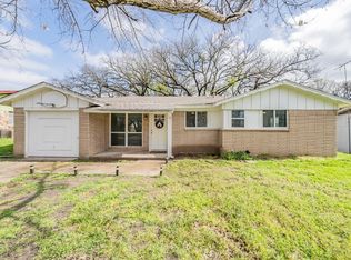 1029 Idlewood Ave, Azle, TX 76020