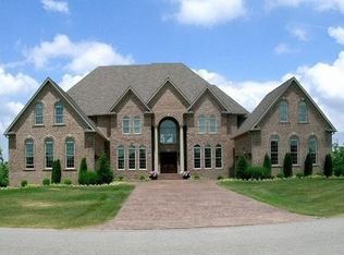 619 Burr Oak Dr, Nicholasville, KY 40356
