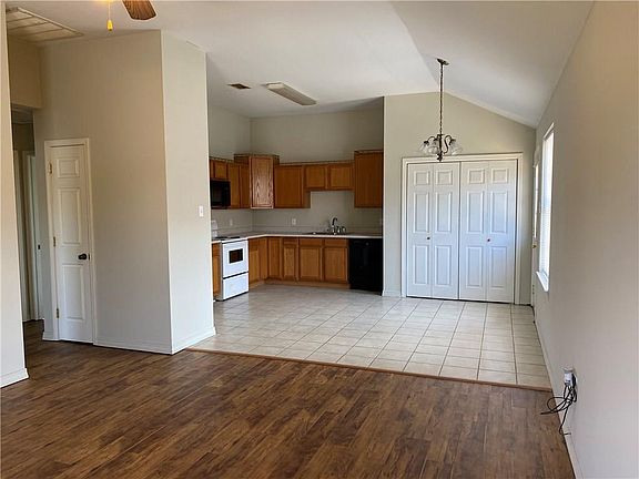 3rd image of 206 Parkway North Dr
