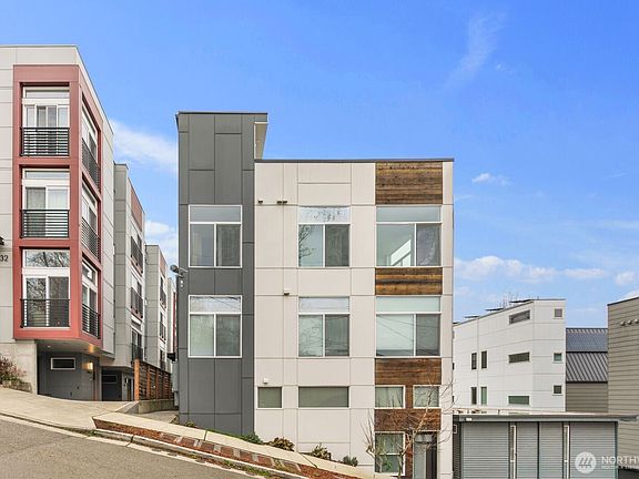3rd image of 3026 SW Charlestown Street #B