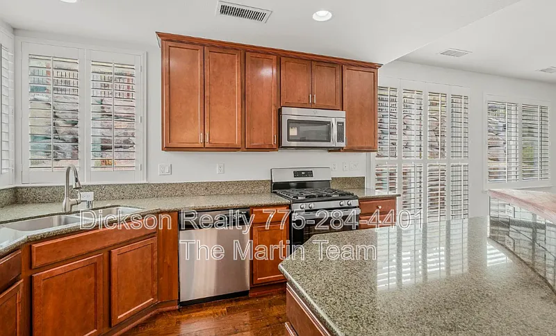 3 bed, 2.5 bath, 2152 sqft, $2,750 — Photo 4