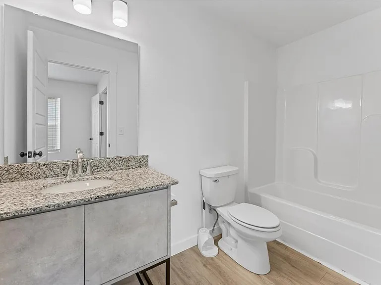 941 Ventnor Ave — Photo 24