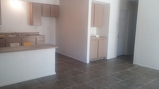 4th image of 11210 Auburn Ave APT 17