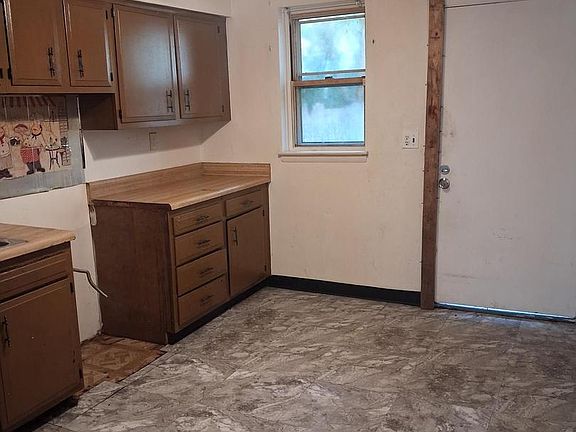 2nd image of 1531 S 27th St