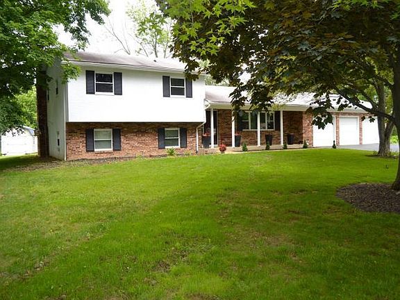 2nd image of 13913 Wayside Dr