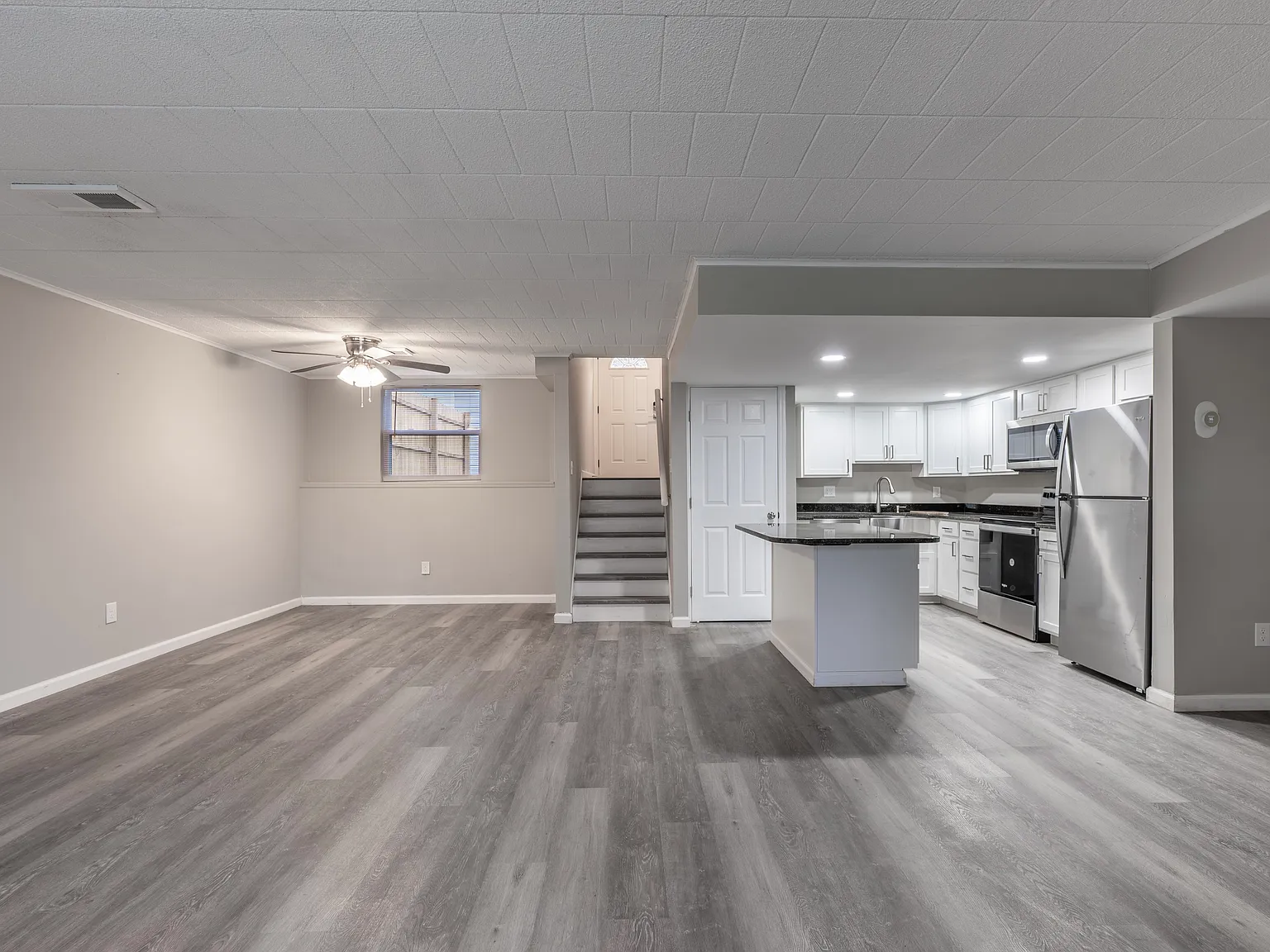 2 bed, 1.5 bath, 1600 sqft, $2,236 — Photo 3